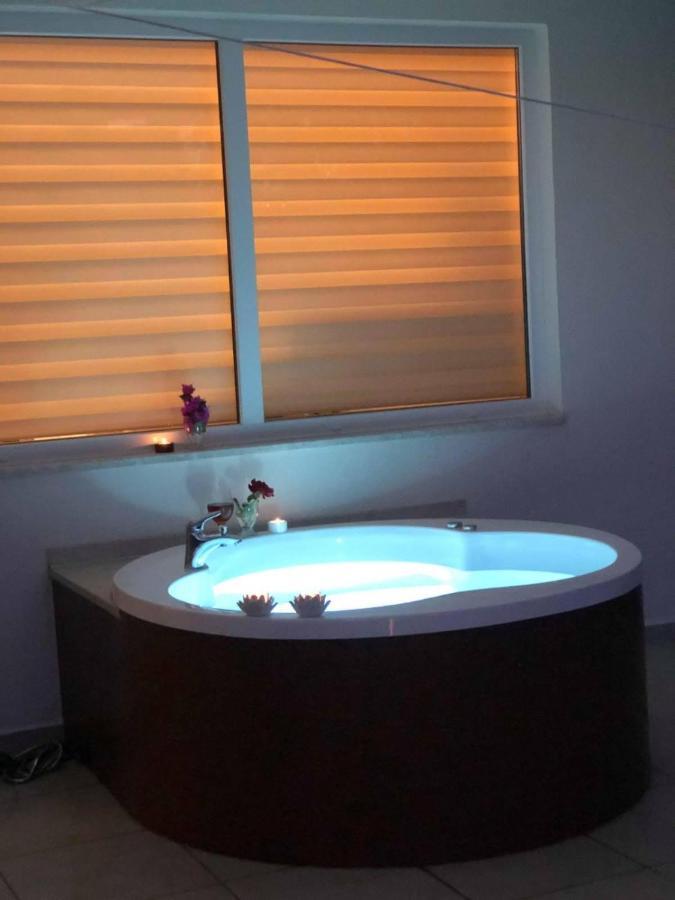 Babylon Luxury Villa With Private Pool And Indoor Heated Pool 시데 외부 사진